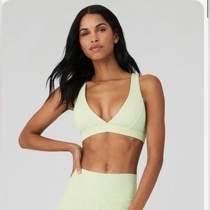 Alo soft show bra iced green tea  size M